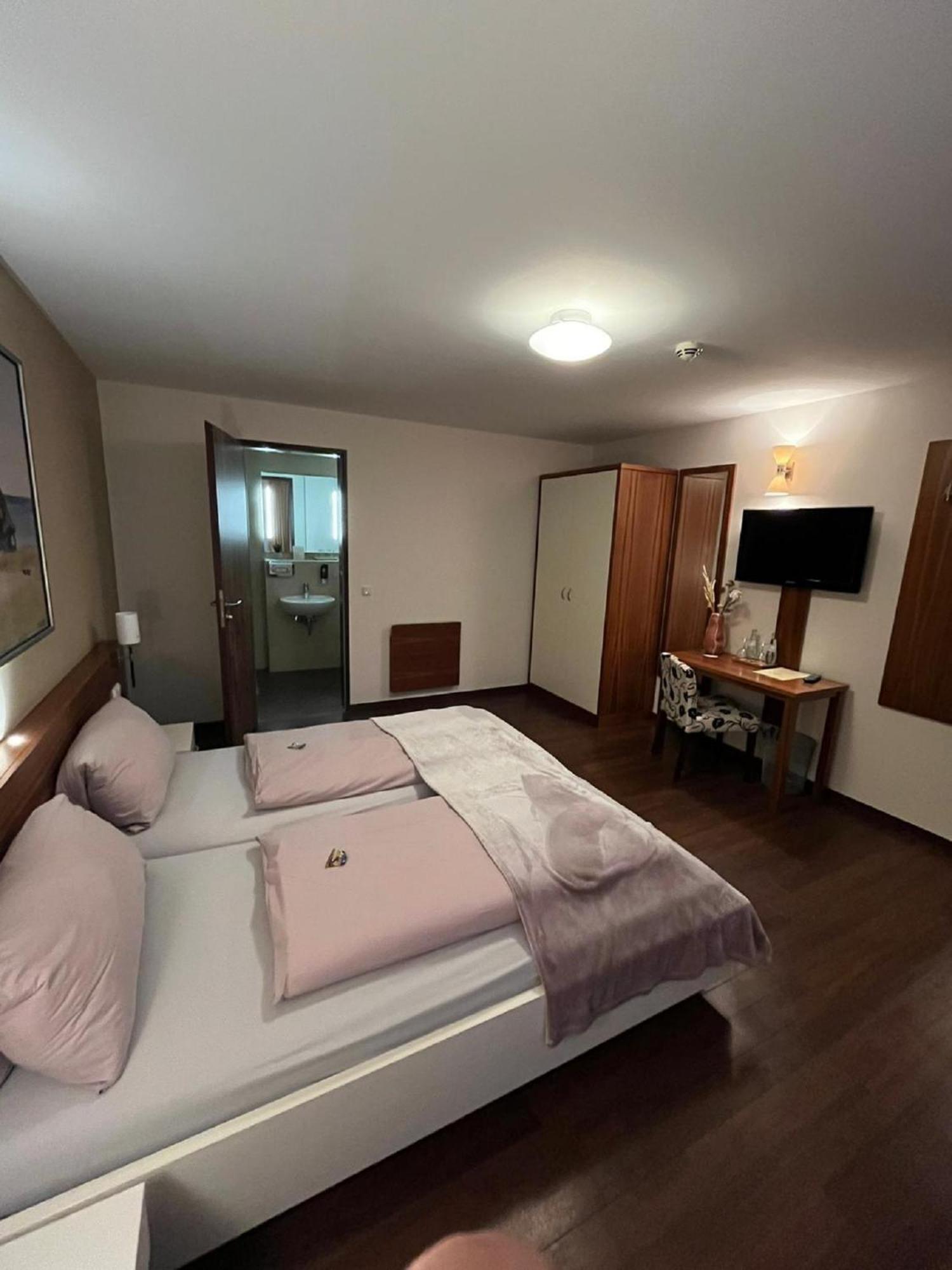Gasthaus Lindenhof Hotel มุค ภายนอก รูปภาพ