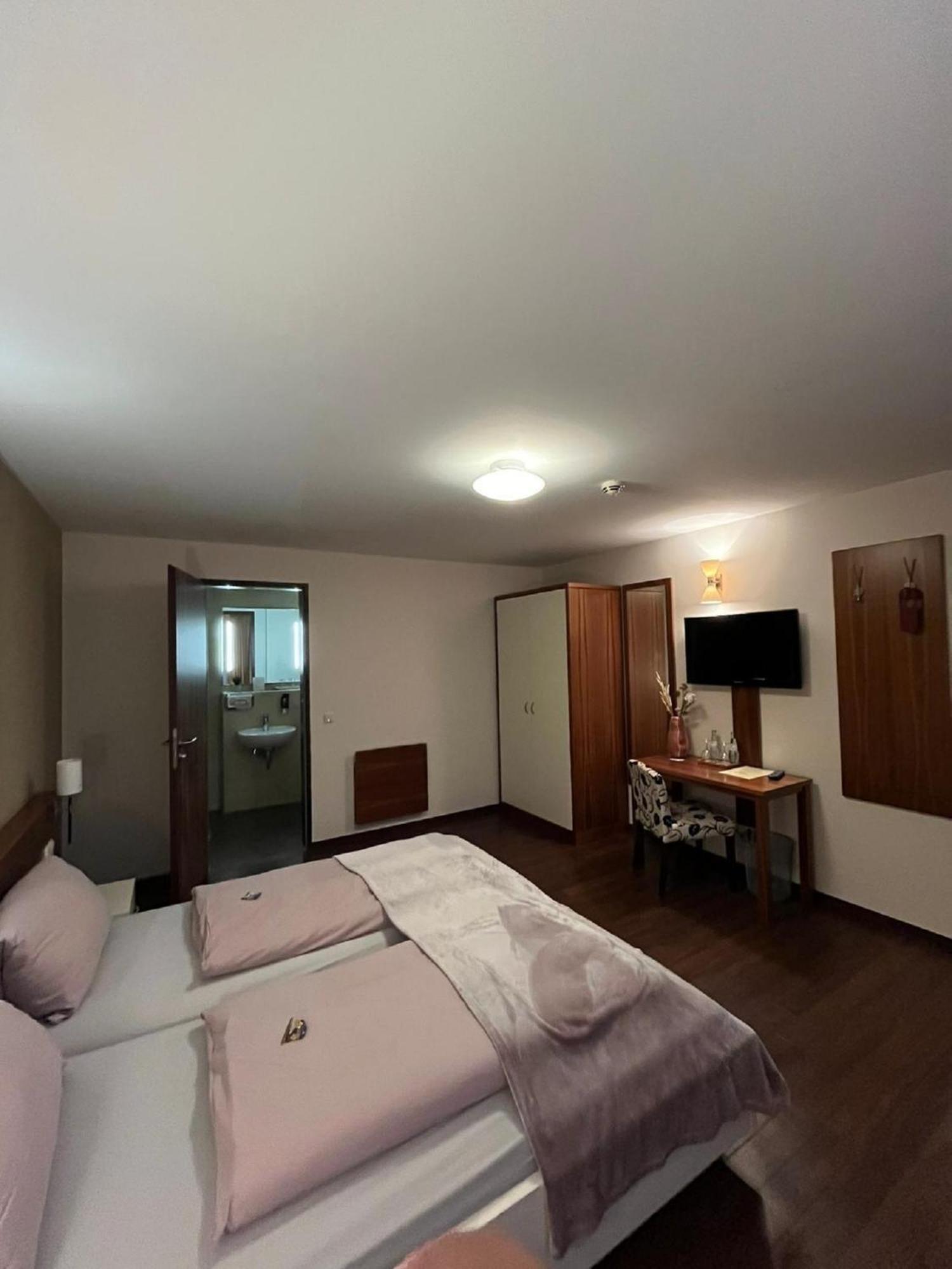 Gasthaus Lindenhof Hotel มุค ภายนอก รูปภาพ